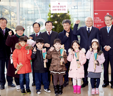 국립한글박물관 관람객 60만 명대 진입 기념 사진