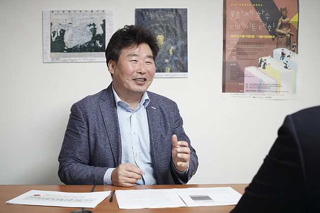 세종대왕 나신 곳, 준수방에 대해 설명 중인 이상근이사장