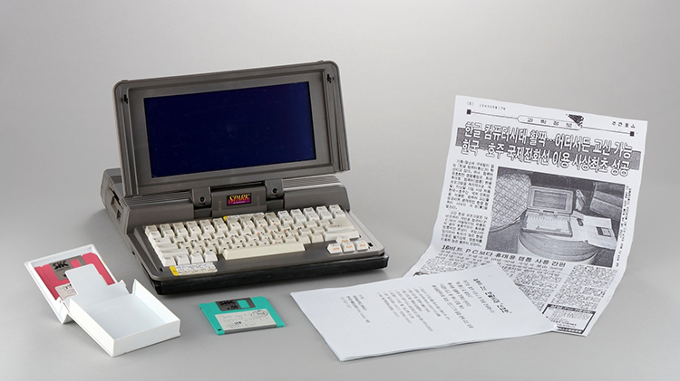 삼성 SPC-1000. 1983년 정부가 정보산업 육성을 목표로 PC 보급 사업을 실시하면서 교육기관 납품용으로 보급했던 5개 기종 중 하나이다.