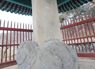 나재 채수 신도비 하단에 돌로 조각돼 있는 해태의 모습