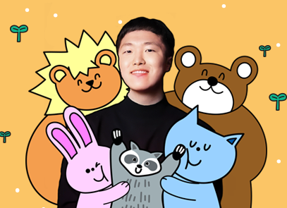 반갑습니다 기사 사진. 풀잎이 군데군데 있는 노란색 배경에 숨탄것들 진관우 작가가 검은색 옷을 입고 활짝 웃고 있다. 진관우 작가 주위에는 사자, 곰, 토끼, 너구리, 고양이 등 동물 그림이 진관우 작가를 둘러싸고 있다.