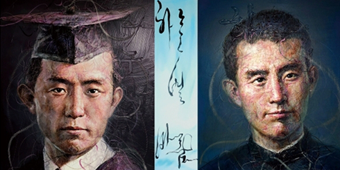 박영근 작가의 ‘동주’ 작품 사진이다. 윤동주 시인의 초상화 두 점이 나란히 배치되어 있다. 왼쪽 초상화는 학사모를 쓴 윤동주가 정면을 응시하는 모습이고, 오른쪽에는 푸른빛이 감도는 배경에 옛날 남자 교복을 입은 윤동주가 있다.