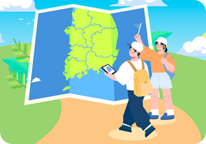 푸른 하늘 아래 둥근 언덕 위에 두 명의 인물 캐릭터가 서 있고, 그들 앞에는 커다란 한국 지도 모양의 종이 지도가 펼쳐져 있다. 왼쪽 인물은 하얀 셔츠와 청바지, 베이지색 가방을 메고 있으며, 한 손에는 태블릿 기기를 들고 있다. 오른쪽 인물은 주황색 상의와 하늘색 반바지를 입고 초록색 모자와 백팩을 착용했으며, 한 손에는 깃발을 들고 있다. 지도에는 한국 지도가 초록색으로 표현되어 있고, 푸른 바다가 그 주위를 둘러싸고 있다. 배경에는 둥근 해와 흰 구름, 나무와 풀들이 평화롭게 묘사되어 있다.