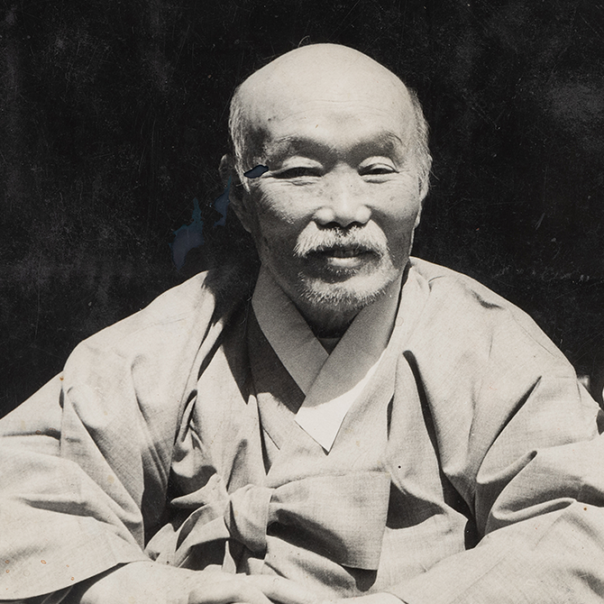 박두성 선생의 흑백 초상화 사진이다. 